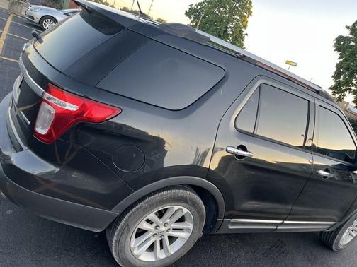 Black 2013 Ford Explorer XLT