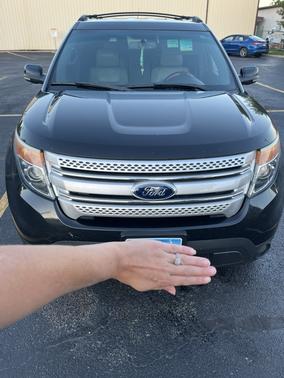 Black 2013 Ford Explorer XLT