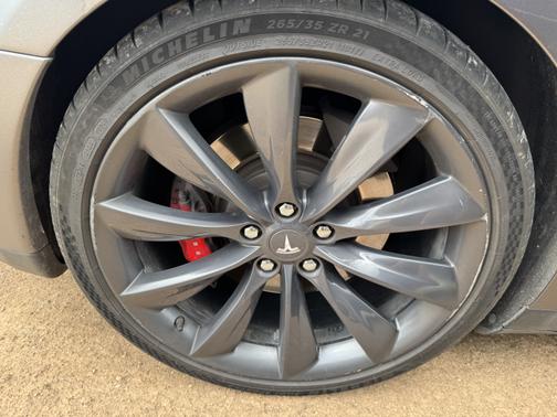 2016 Tesla Model S P90D