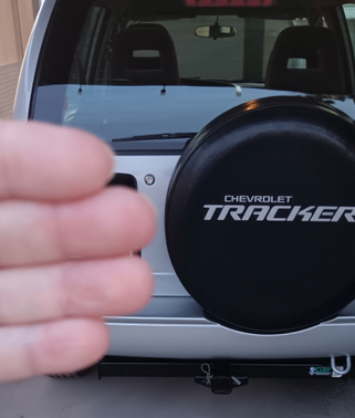 Silver 2003 Chevrolet Tracker LT