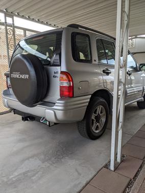 Silver 2003 Chevrolet Tracker LT