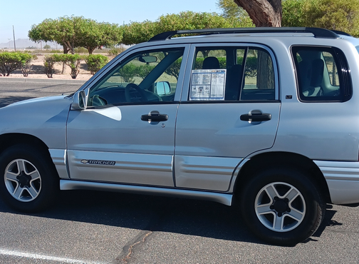 Silver 2003 Chevrolet Tracker LT
