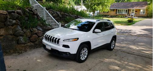 White 2015 Jeep Cherokee Latitude