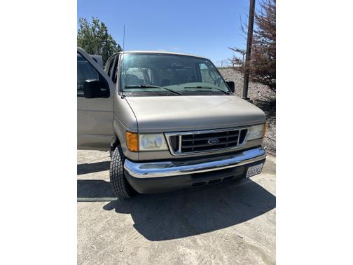 2007 Ford E350 Super Duty XLT Wagon