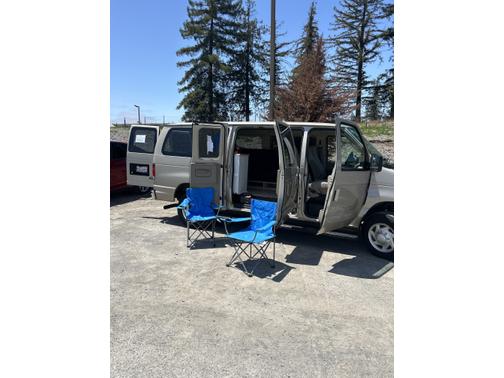 2007 Ford E350 Super Duty XLT Wagon