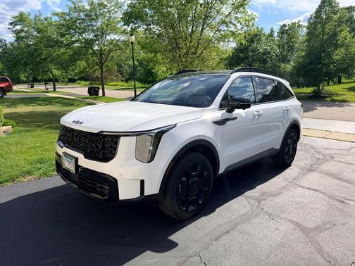 White 2026 Kia Sorento X-Line SX