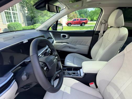 White 2026 Kia Sorento X-Line SX