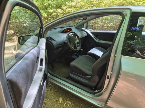 Silver 2010 Toyota Yaris Base