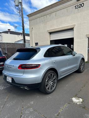 2016 Porsche Macan Macan Turbo