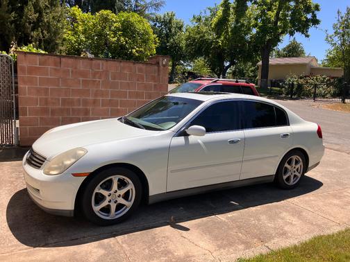 White 2003 INFINITI G35 Base