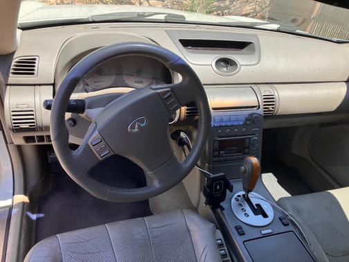 White 2003 INFINITI G35 Base