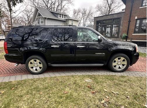 2011 GMC Yukon XL 1500 SLT