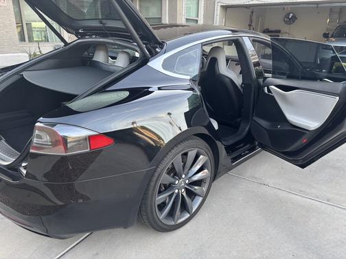 2016 Tesla Model S 90D