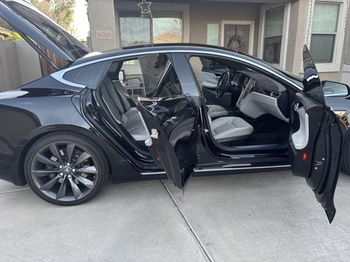 2016 Tesla Model S 90D