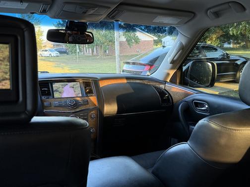 2013 INFINITI QX56 Base
