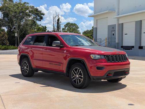 Red 2017 Jeep Grand Cherokee Trailhawk