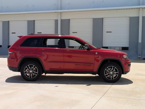 Red 2017 Jeep Grand Cherokee Trailhawk