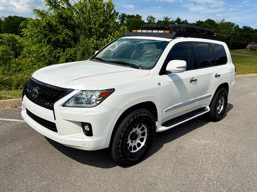 White 2014 Lexus LX 570 Base