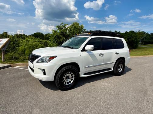 White 2014 Lexus LX 570 Base