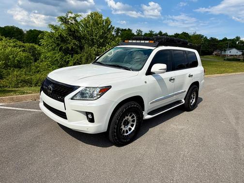 White 2014 Lexus LX 570 Base