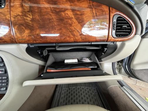 1999 Jaguar XK8 Base
