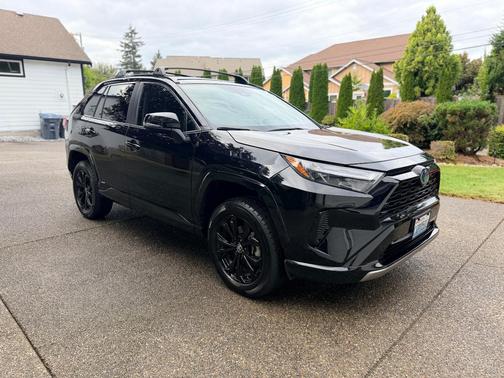 Black 2022 Toyota RAV4 Hybrid SE