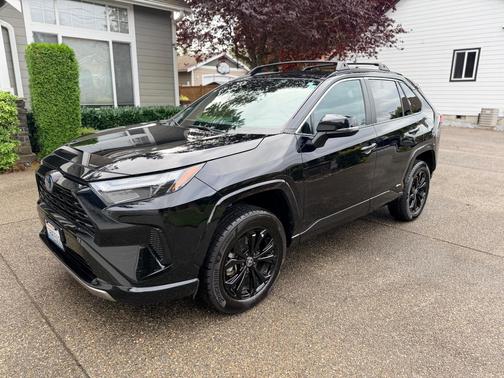 Black 2022 Toyota RAV4 Hybrid SE