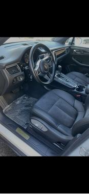 White 2017 Porsche Macan Macan