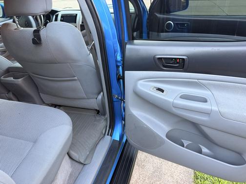 Blue 2009 Toyota Tacoma PreRunner