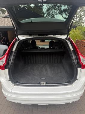 White 2016 Volvo XC60 T5 Drive-E Premier