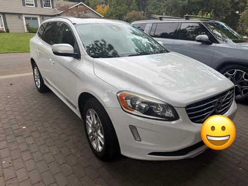 White 2016 Volvo XC60 T5 Drive-E Premier