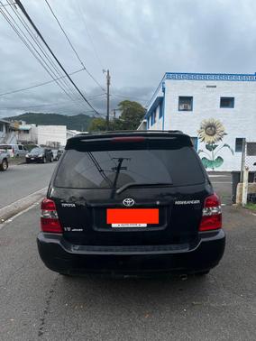 Black 2005 Toyota Highlander Base