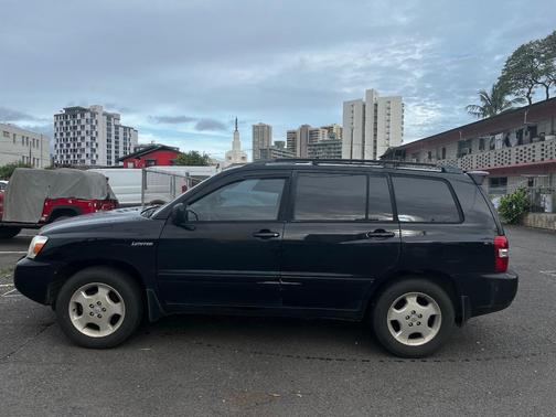 Black 2005 Toyota Highlander Base