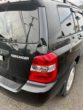 Black 2005 Toyota Highlander Base