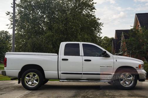 White 2005 Dodge Ram 1500 SLT Quad Cab