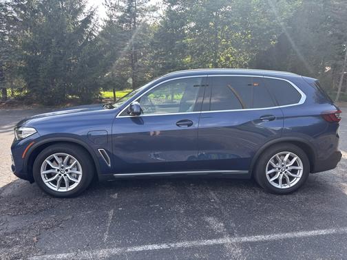 Blue 2021 BMW X5 PHEV xDrive45e
