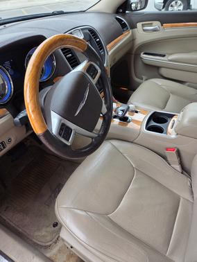 Brown 2013 Chrysler 300C Base
