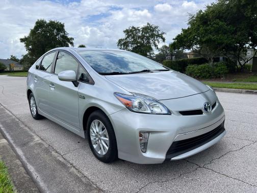 2014 Toyota Prius Plug-in Base