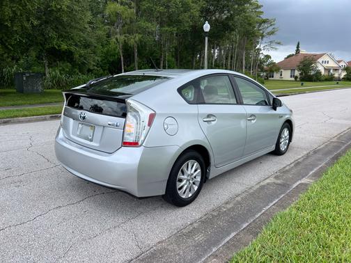 2014 Toyota Prius Plug-in Base