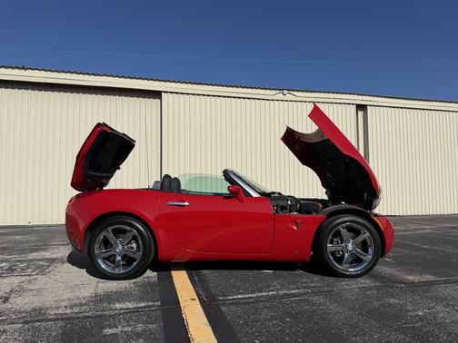 Red 2007 Pontiac Solstice Base