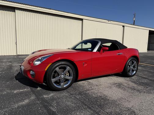 Red 2007 Pontiac Solstice Base