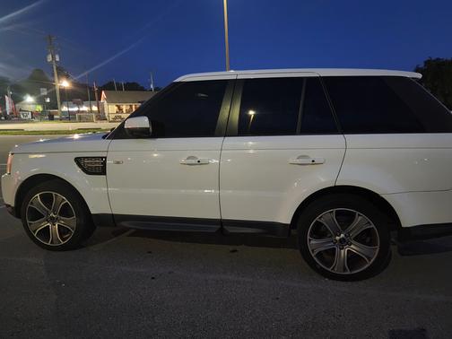 White 2012 Land Rover Range Rover Sport HSE