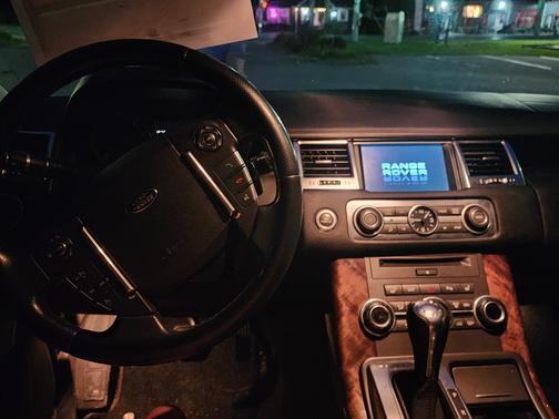 White 2012 Land Rover Range Rover Sport HSE