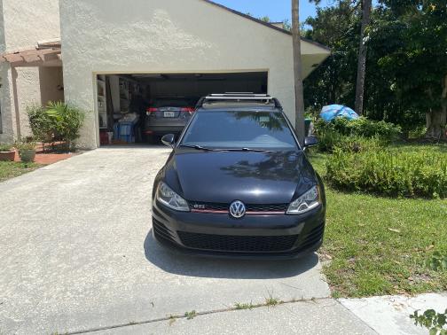 2015 Volkswagen Golf GTI 2.0T SE 2-Door