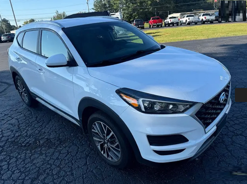 White 2021 Hyundai TUCSON SEL