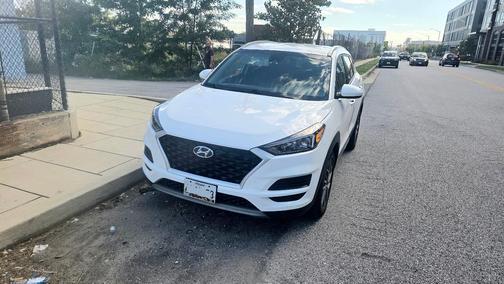 White 2021 Hyundai TUCSON SEL