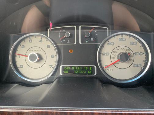Black 2008 Ford Taurus Limited
