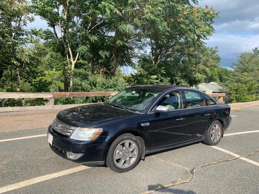Blue 2008 Ford Taurus Limited