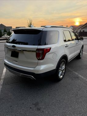 White 2017 Ford Explorer Limited