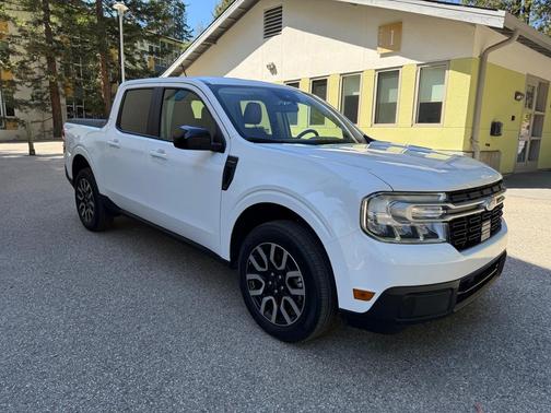 White 2024 Ford Maverick LARIAT